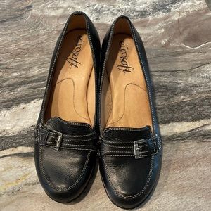 Women’s dress shoes